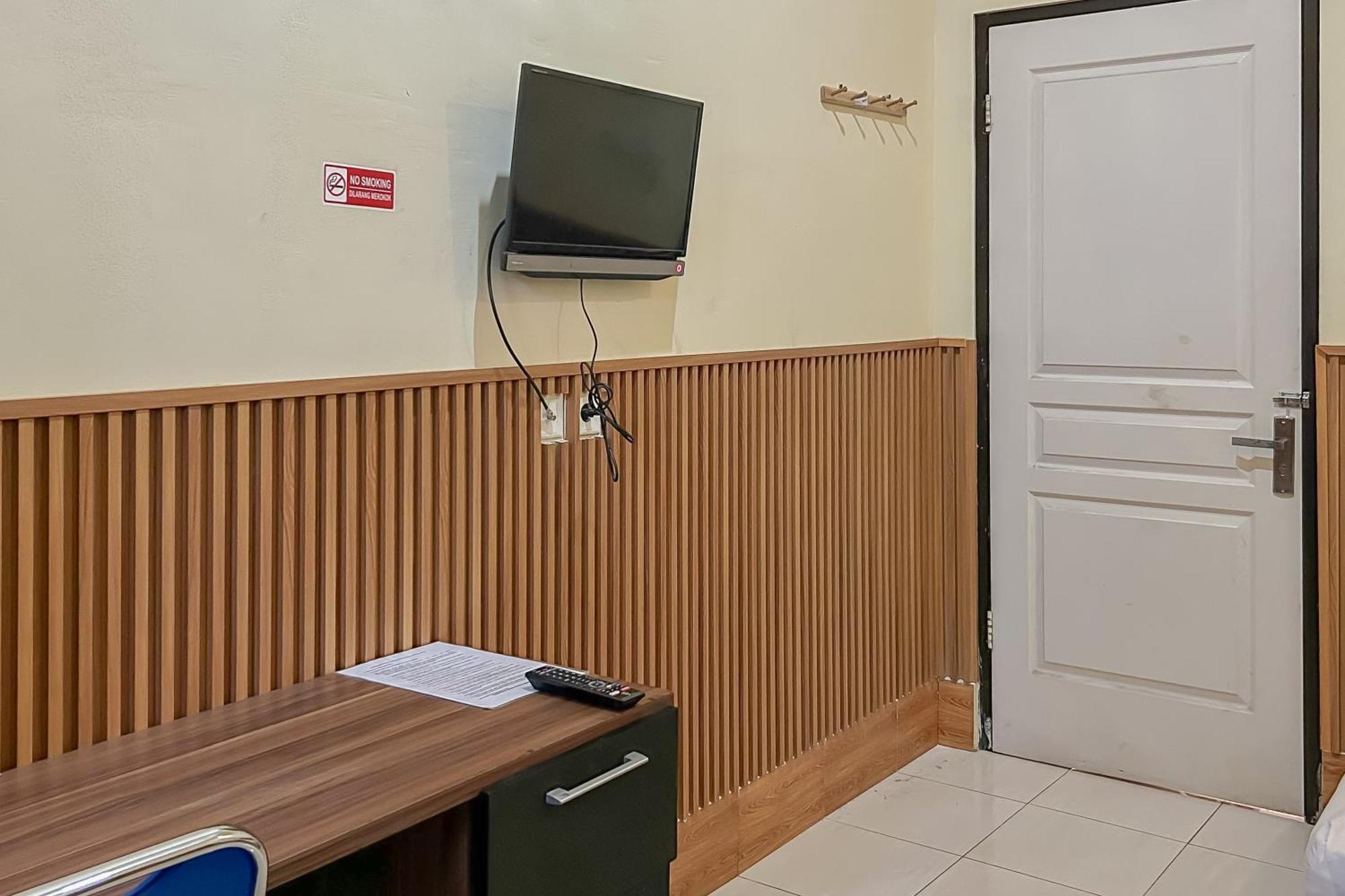 Reddoorz Near Cahaya Abadi Sepinggan Airport Hotel 2*