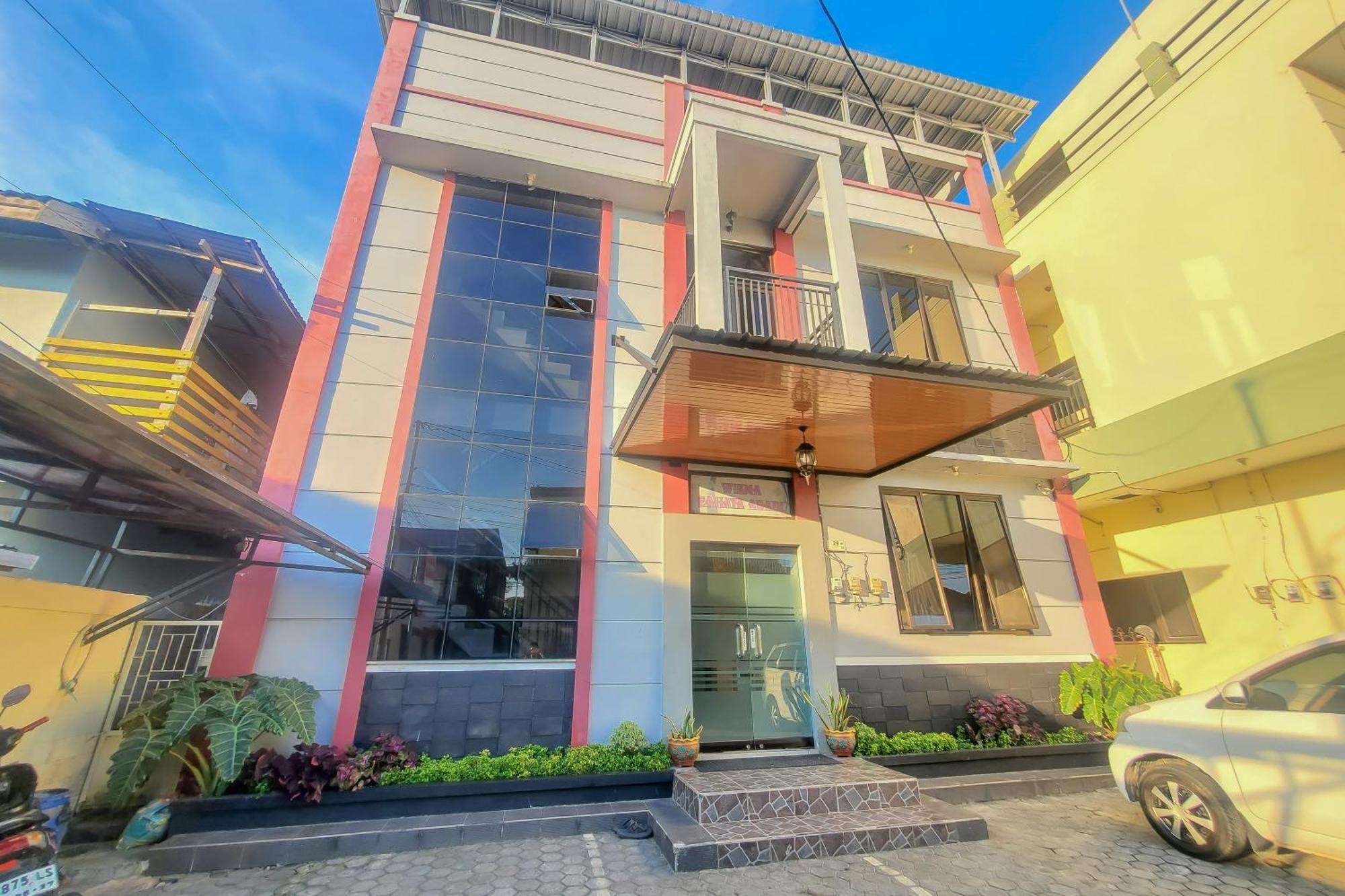Hotel Reddoorz Near Cahaya Abadi Sepinggan Airport 2*